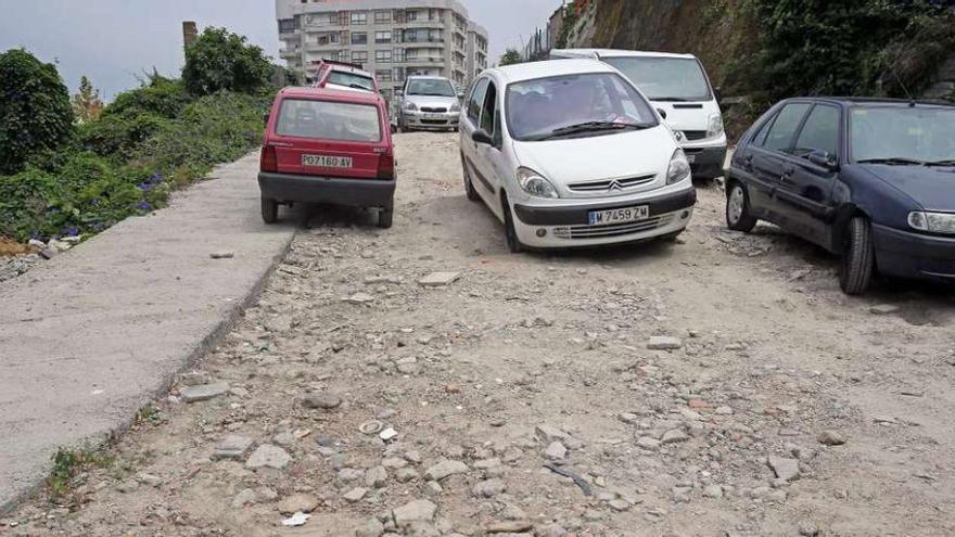 La pista, sin urbanizar, es el único acceso para muchos vecinos de la 2ª Travesía de Callao.