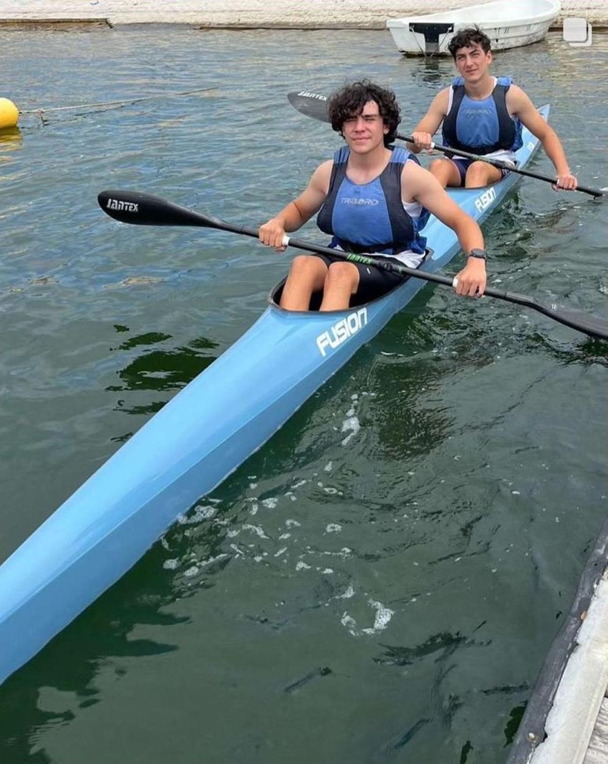 Miguel Ruiz Rovira y Alexandru Cristian Pana a bordo de la piragua