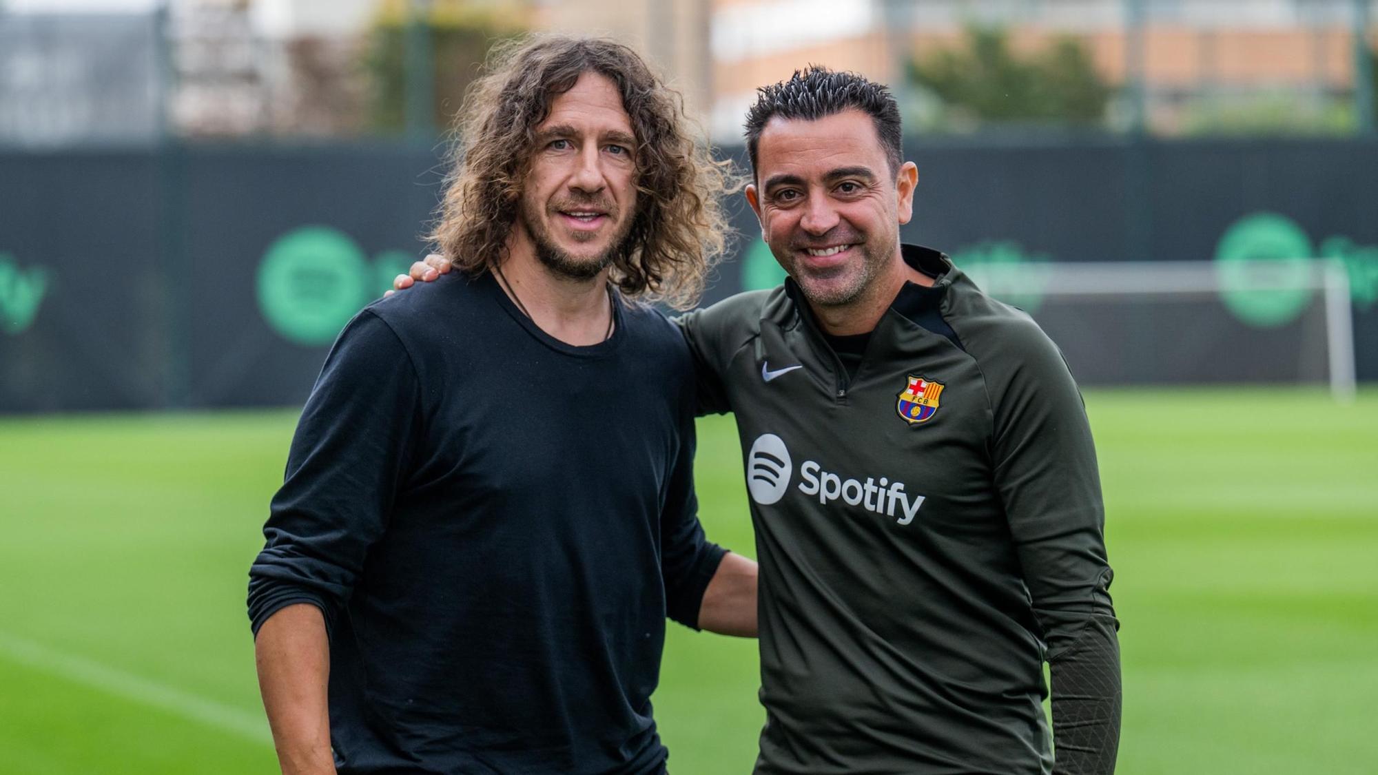 Pyyyil FC Barcelona | Puyol vuelve a 'ejercer' de capitán en el Barça