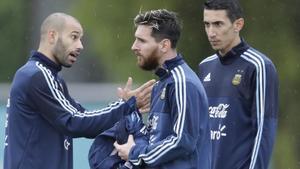 Mascherano, Messi y Di Maria, en el entrenamiento de la selección argentina en Buenos Aires. 