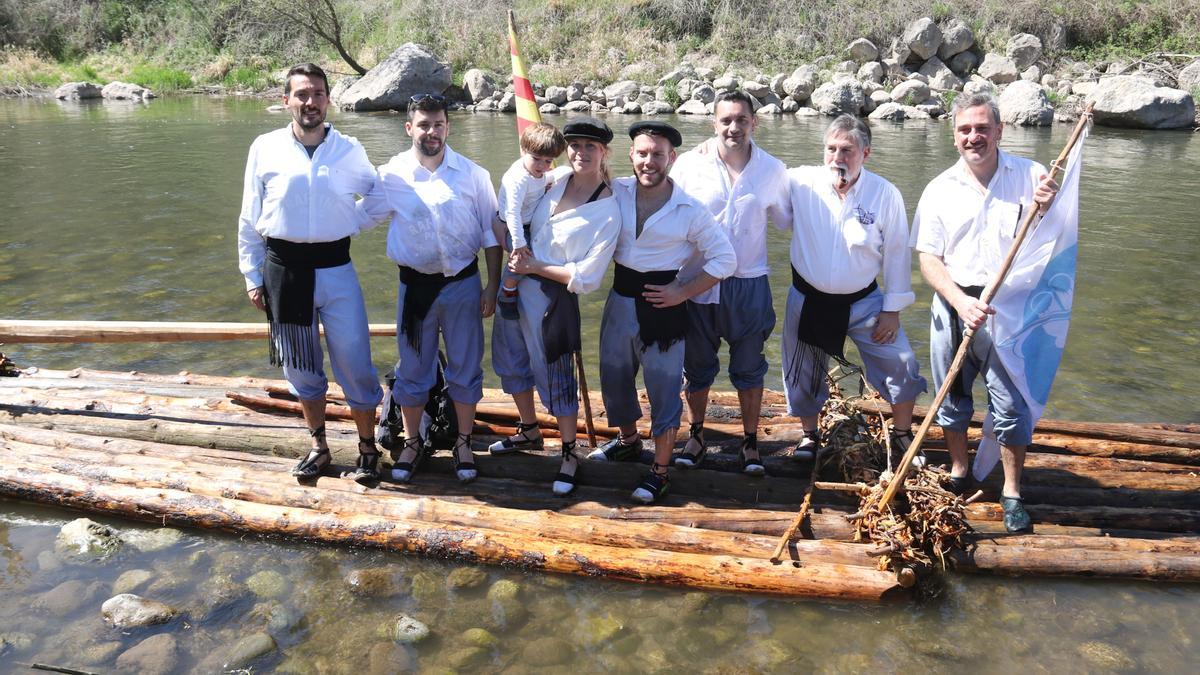 Els raiers de Coll de Nargó a la seva arribada als Clops de Fígols