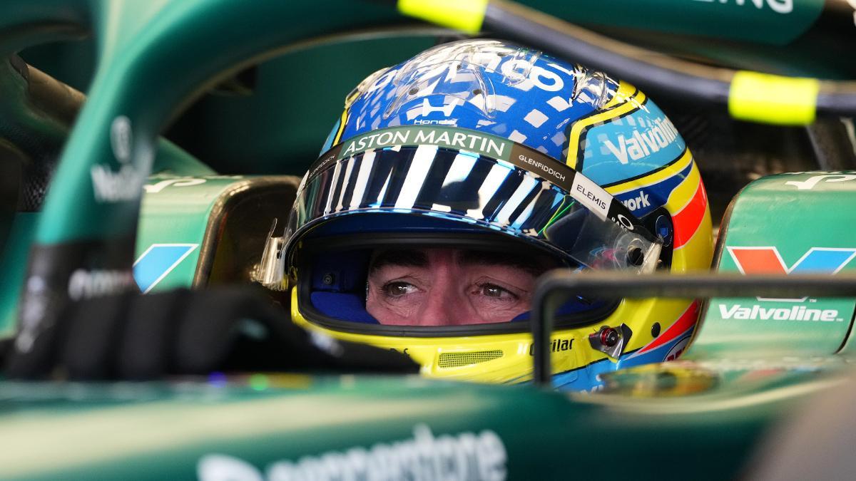 Fernando Alonso, en el coche de Aston Martin este sábado en Spa