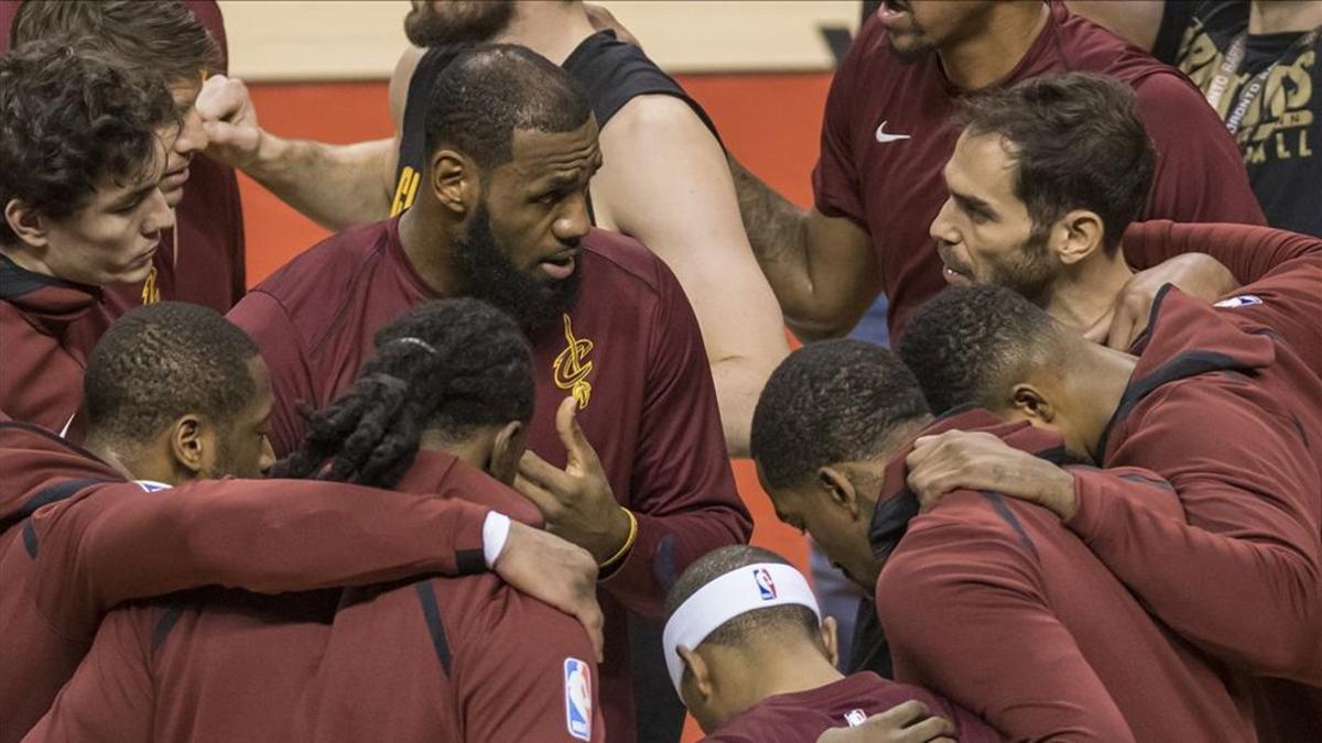 LeBron James se mostró muy crítico con su equipo en Toronto