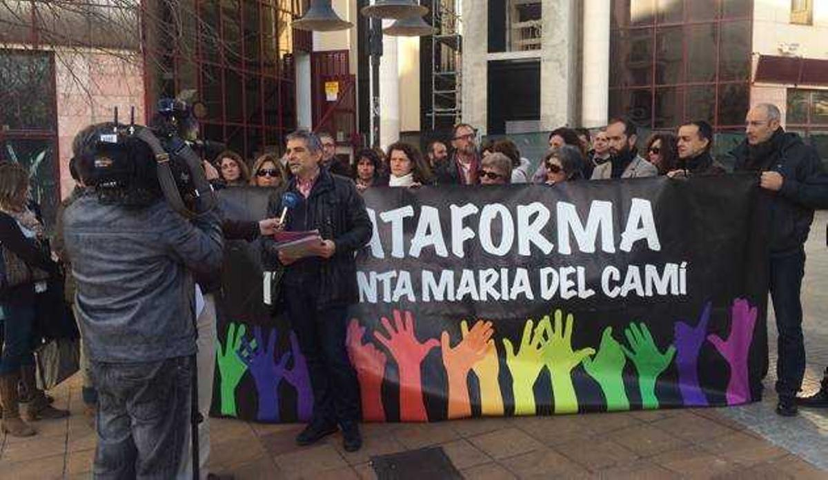 Imagen de la protesta de ayer frente a la sede palmesana de Educación y Cultura.
