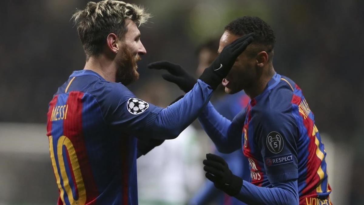 Messi y Neymar celebran el primer gol azulgrana ante el Celtic.