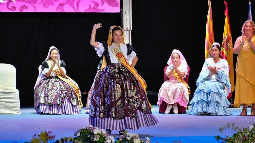 Santa Pola proclama a Inés Abad como Reina Infantil de las Fiestas