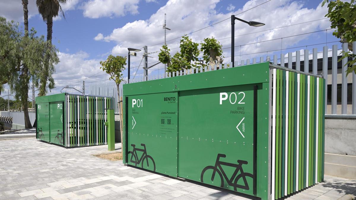 El aparcamiento para bicicletas en Paiporta.