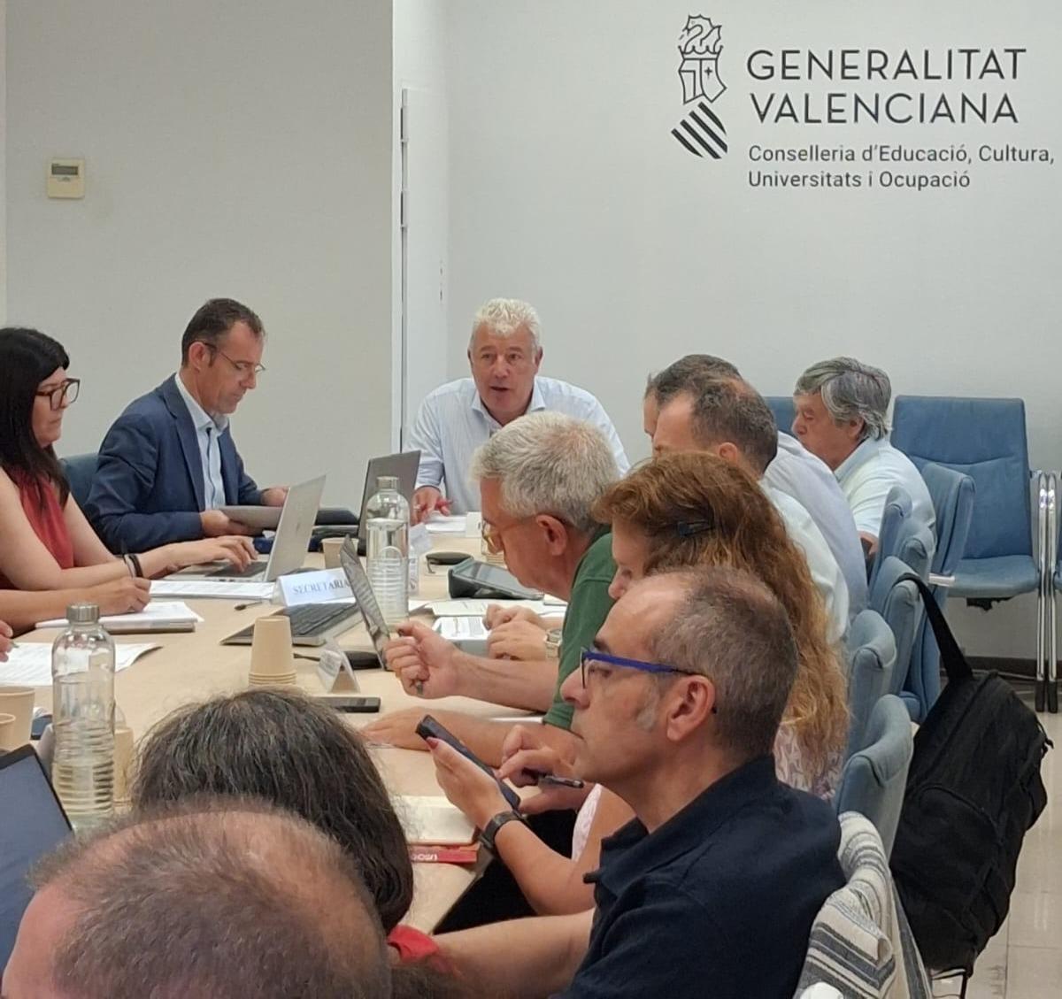 Reunión de sindicatos de la concertada con responsables de Conselleria de Educación.