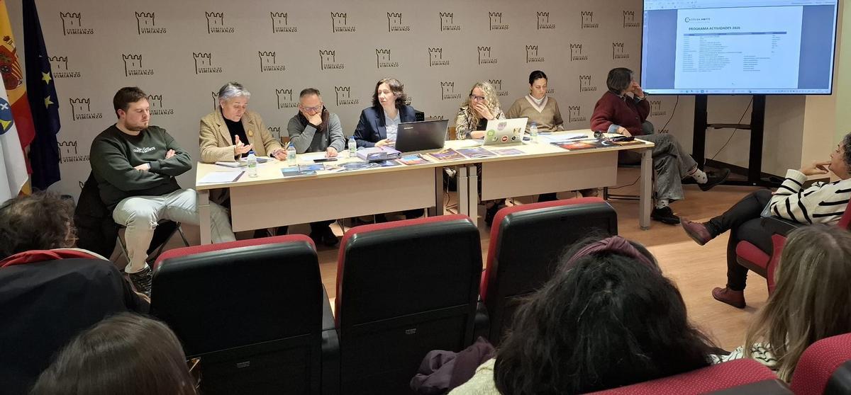 Directivos da Asociación de Astroturismo de Costa da Morte en Vimianzo.