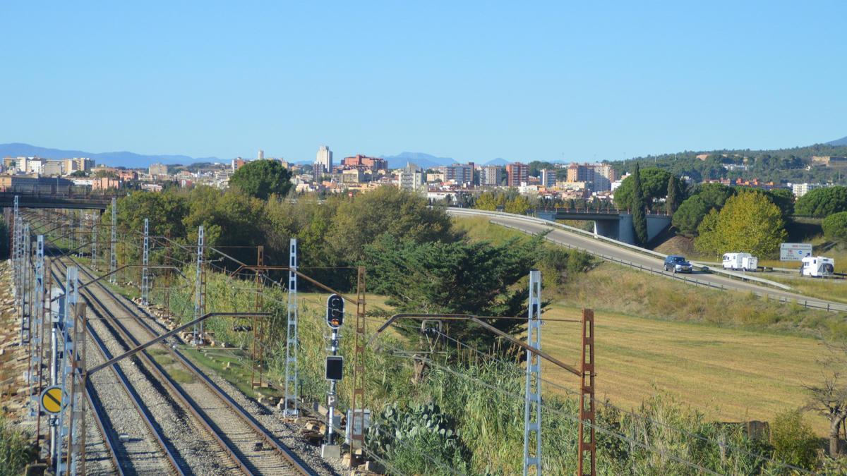 Las vías del tren en Figueres.