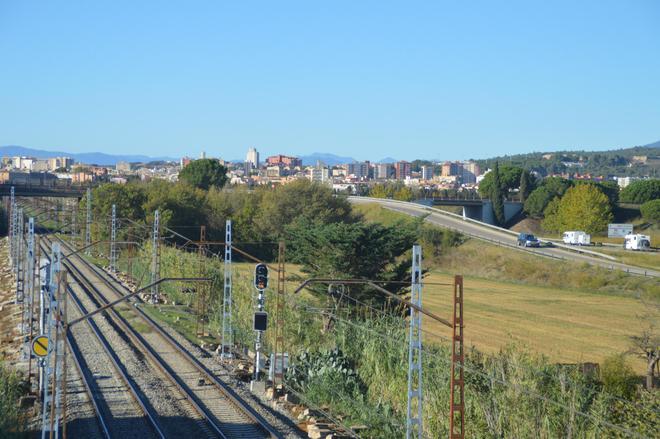 Las vías del tren en Figueres.