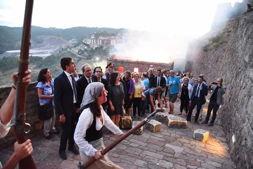 Visita de Torra a Cardona i representació del setge i caiguda del municipi en mans de les tropes borbòniques