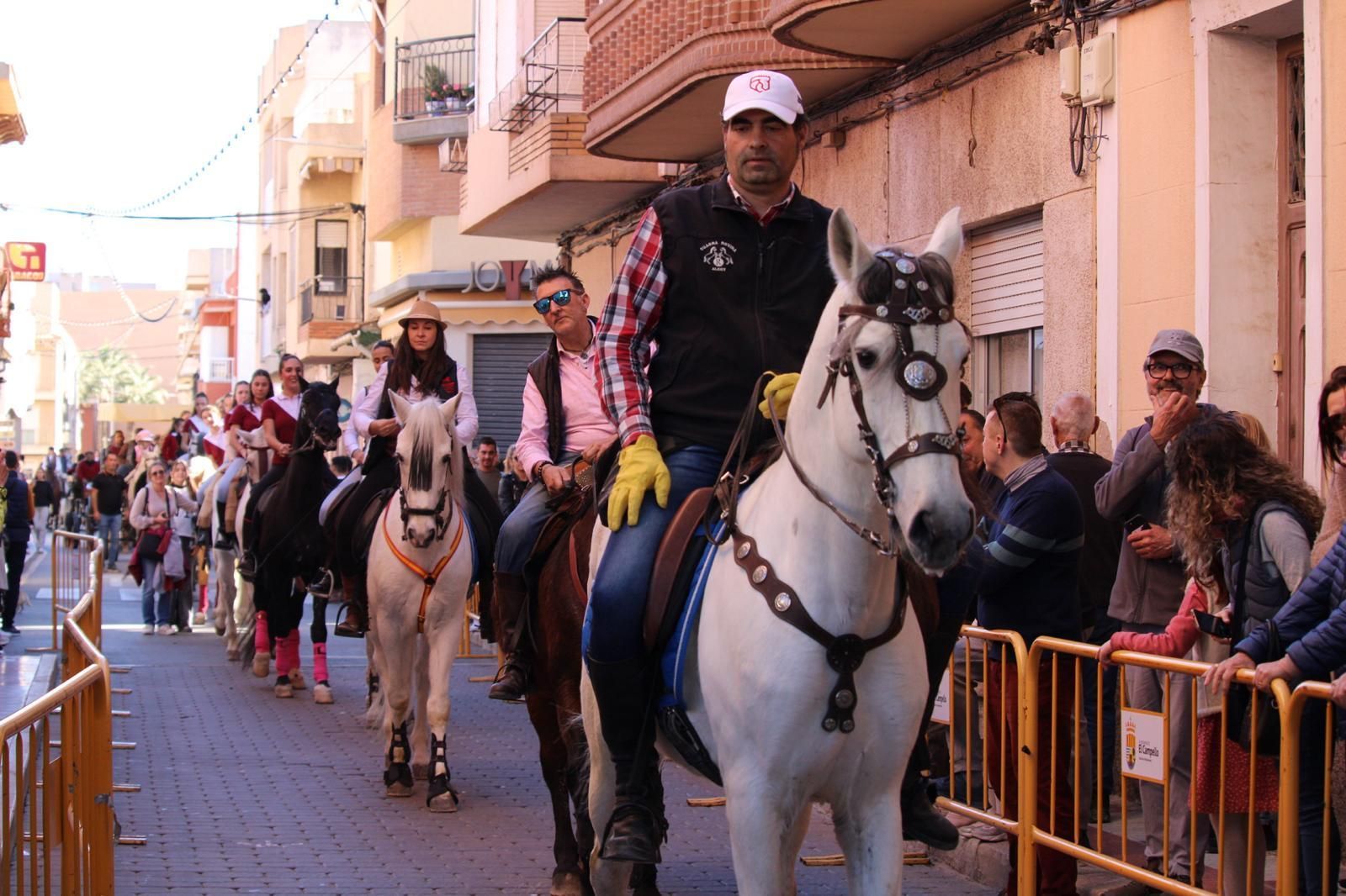 El Campello celebra la bendición tradicional en por Sant Antoni del Porquet