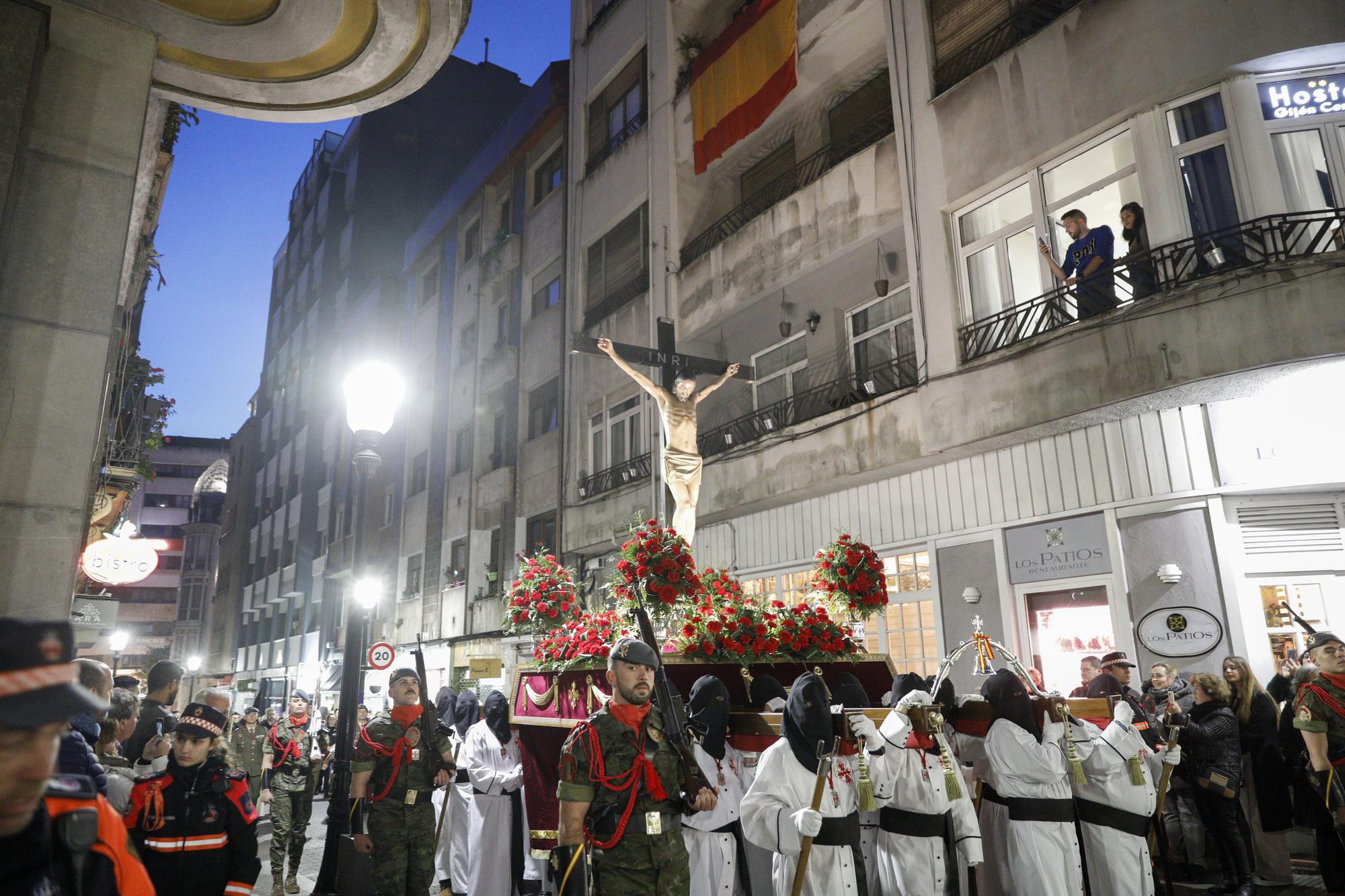 En imágenes: Así fue la multitudinaria procesión del Jueves Santo en Gijón