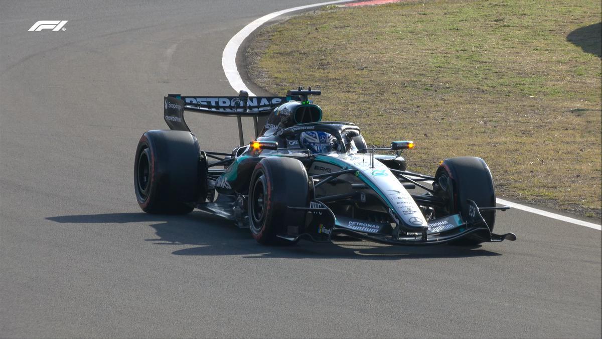 George Russell se quedó parado en pista