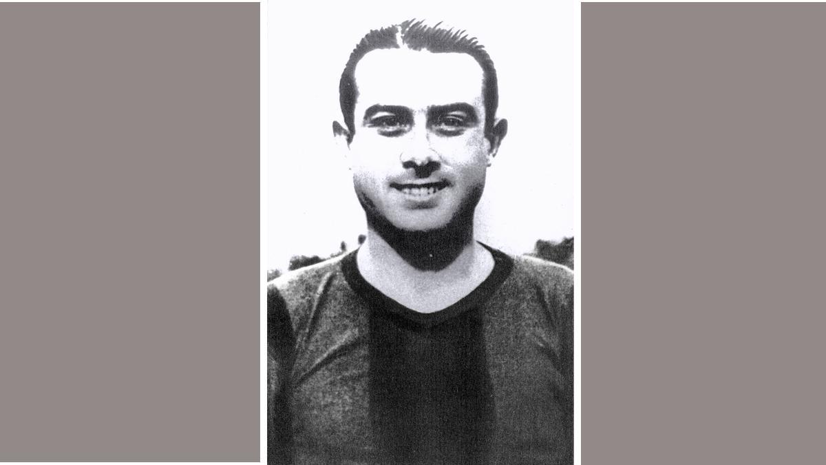 Herrerita defendió la camiseta del Barça la temporada 1939-40. Jugó 25 partidos oficiales y anotó 14 goles. No ganó ningún título. Destacó por la práctica de un fútbol total. Ejerció de capitán por su liderazgo
