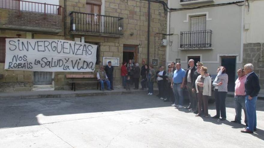 Movilización vecinal por la supresión de una plaza de médico en Biscarrués