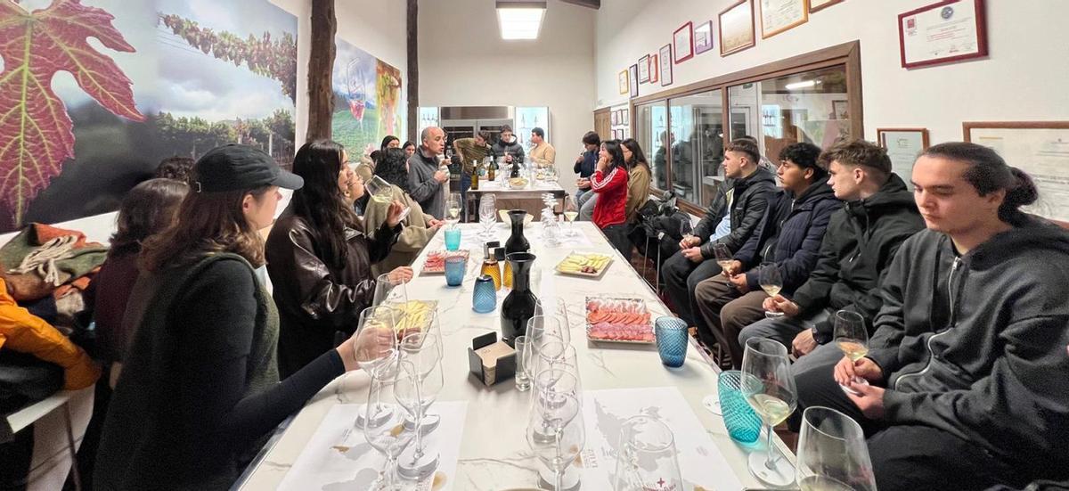 El Basque Culinary Center saborea el vino albariño | FDV