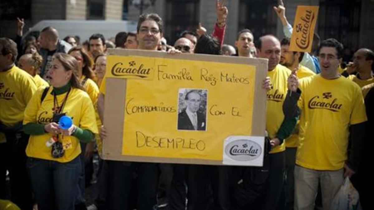 Protesta de los trabajadores de Cacaolat, tras la suspensión de pagos decidida por Nueva Rumasa en marzo del 2011.