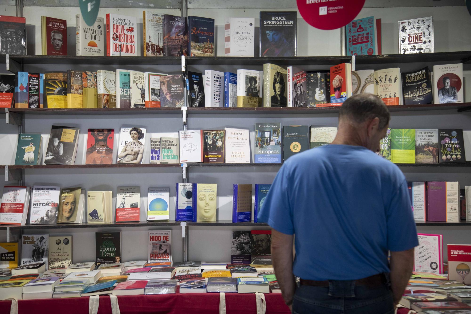 La literatura juvenil «avala el futuro del libro en papel»