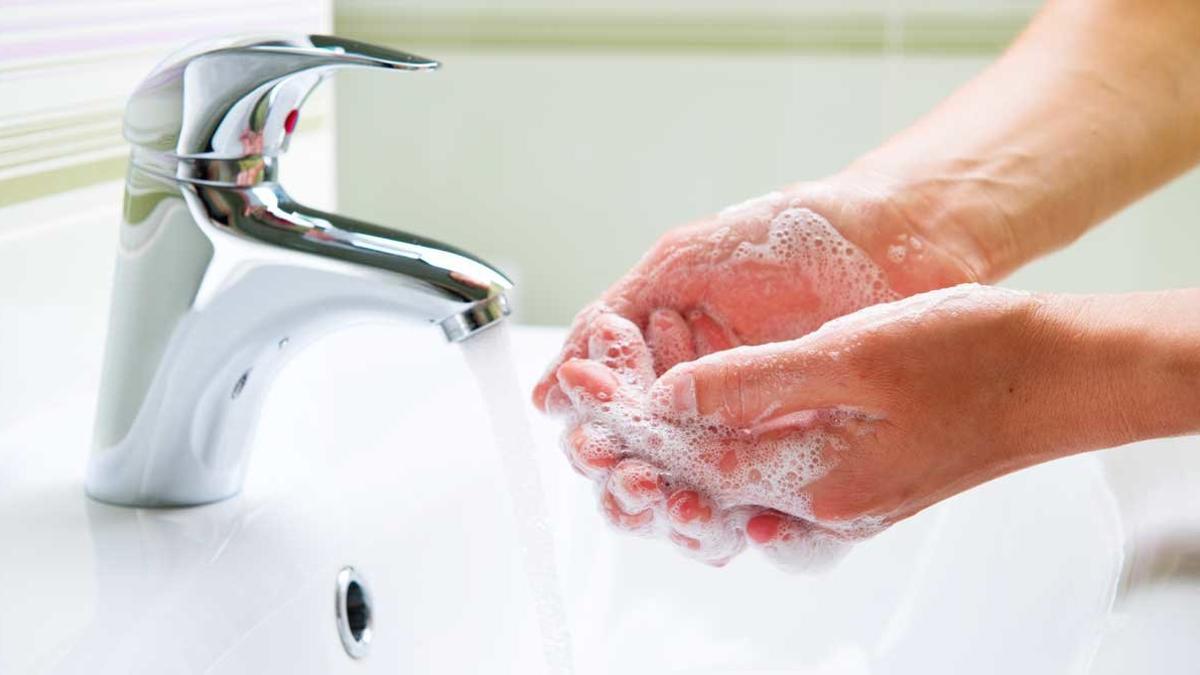 Lavarse las manos es fundamental para evitar la propagación del coronavirus