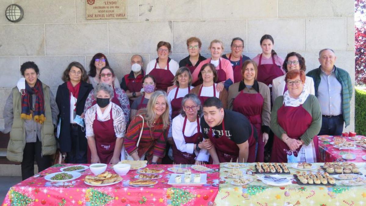Integrantes del curso de cocina de A Laracha.   | // LA OPINIÓN