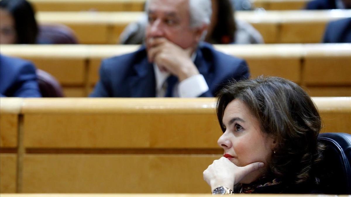 La vicepresidenta y ministra de presidencia y asuntos territoriales, Soraya Sáenz de Santamaría, este martes en el Senado.