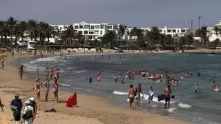 Las temperaturas apenas variarán en Canarias este domingo con vientos moderados a fuertes