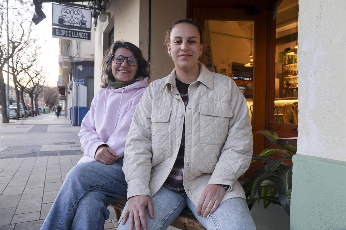 Trini Agost y Rita Motto organizan la fiesta Tía, vente y pronto algo en Glop i llandes