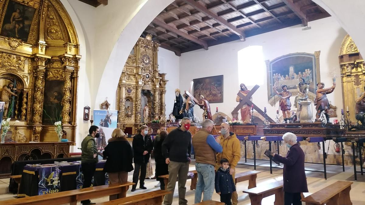 Iglesia de Santa María de Roncesvalles y Santa Catalina, sede de la cofradía