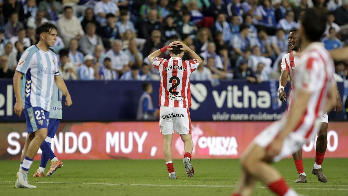 Fútbol. Partido correspondiente a la jornada 39 de Segunda División temporada 2025-2026 entre el Málaga y el Sport. Gijón. Estadio La Rosaleda Málaga CF - Real Sporting de Gijón. LaLiga Hypermotion. Jornada 39. Temp. 25-26. Estadio de La Rosaleda, Málaga