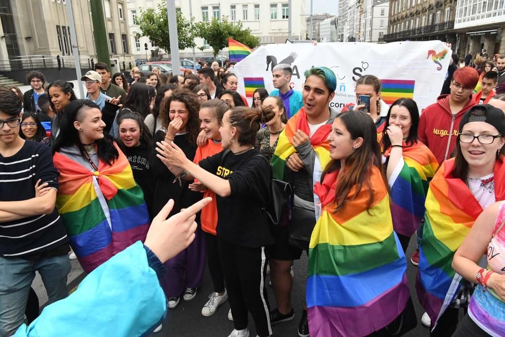 Banderas arcoiris engalanan A Coruña