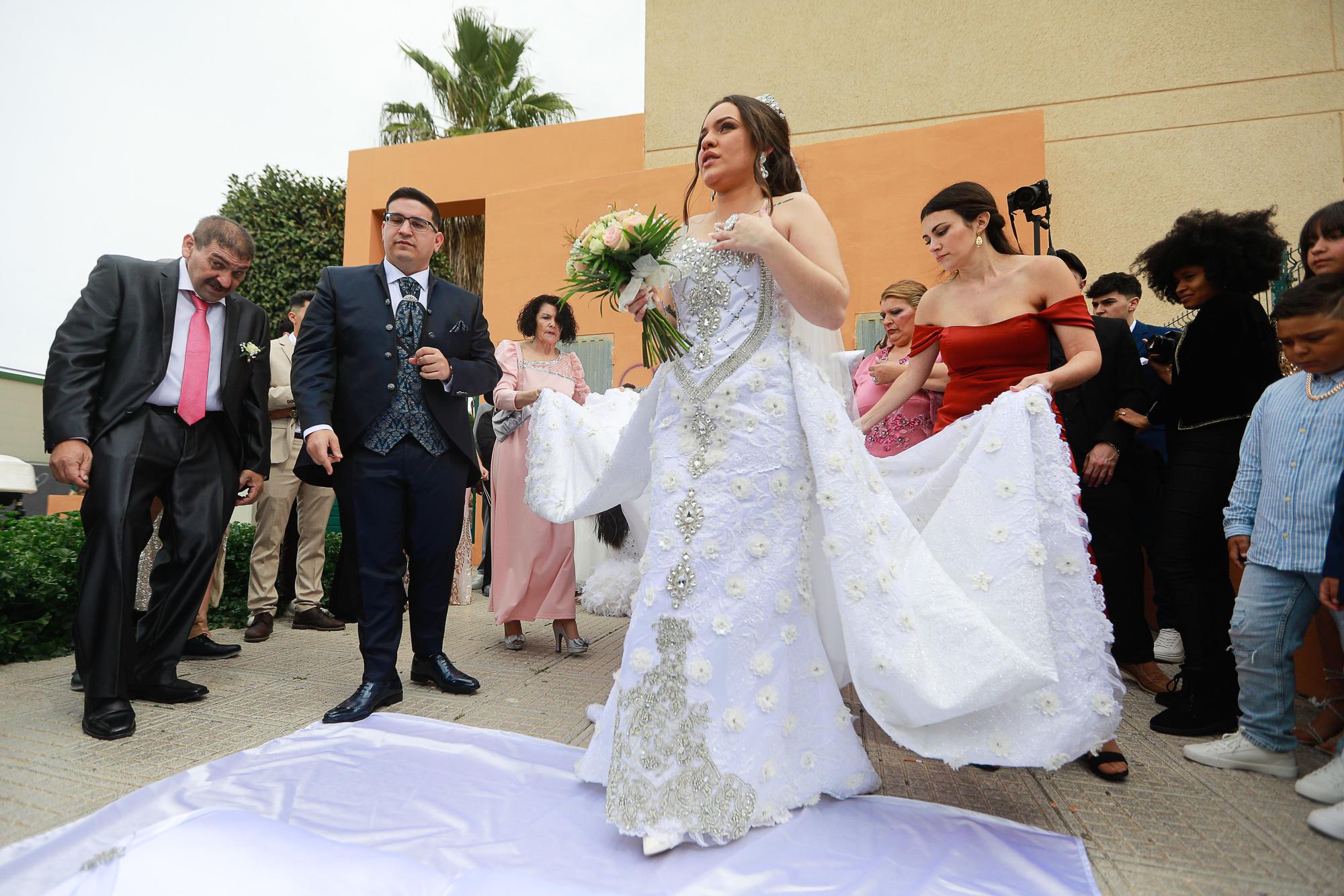 Mira aquí todas las fotos de la gran boda gitana de Lucía y Daniel en Ibiza