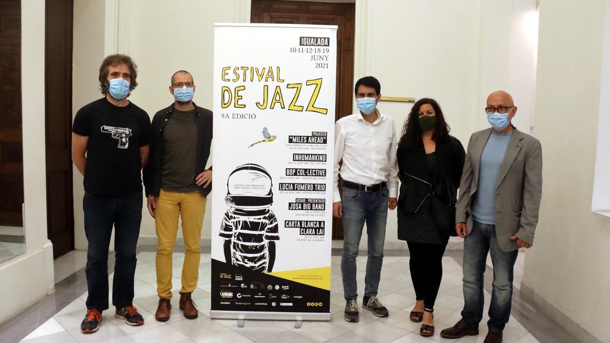 Els organitzadors de l&#039;Estival de Jazz, juntament amb l&#039;alcalde d&#039;Igualada