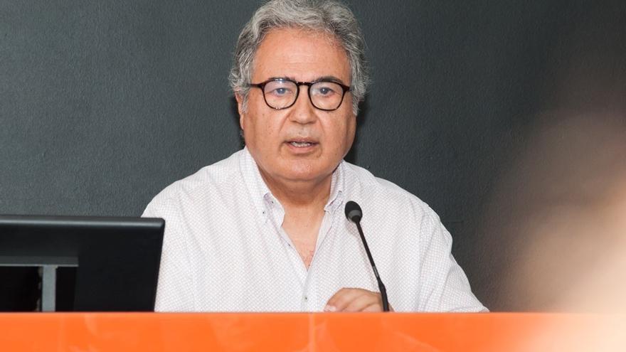 El catedrático del Departamento de Periodismo de la Universidad de Málaga (UMA), Juan Antonio García Galindo, fue elegido este pasado lunes como primer director del Instituto Andaluz de Investigación en Comunicación y Cultura, Inacom.