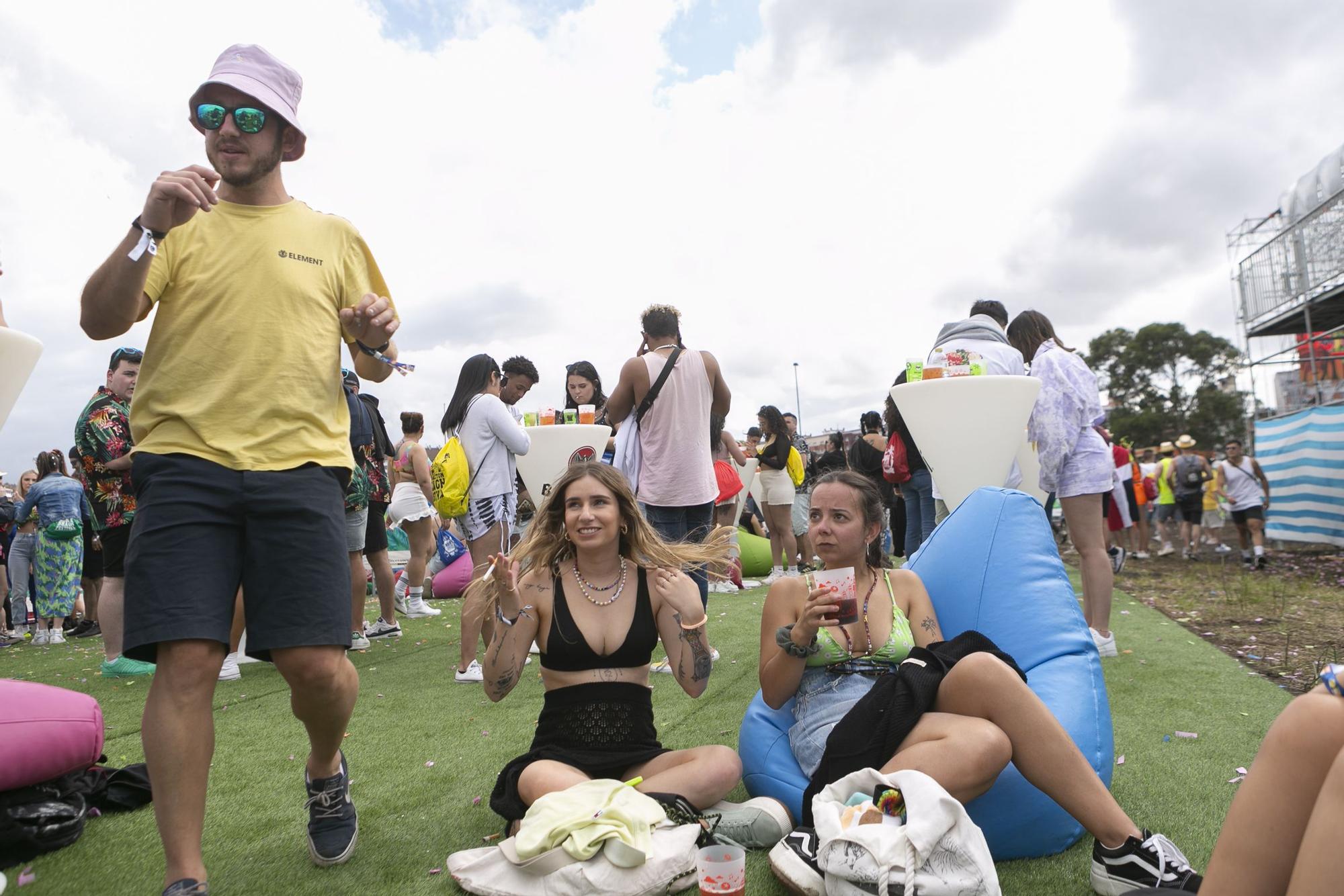 Asistentes al Reggaeton Beach Festival de Avilés