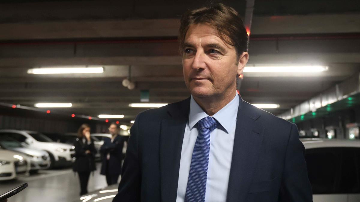 El concejal de Vivienda, Carlos de Juan, hace balance del primer año de la Oficina Antiokupas de Alicante