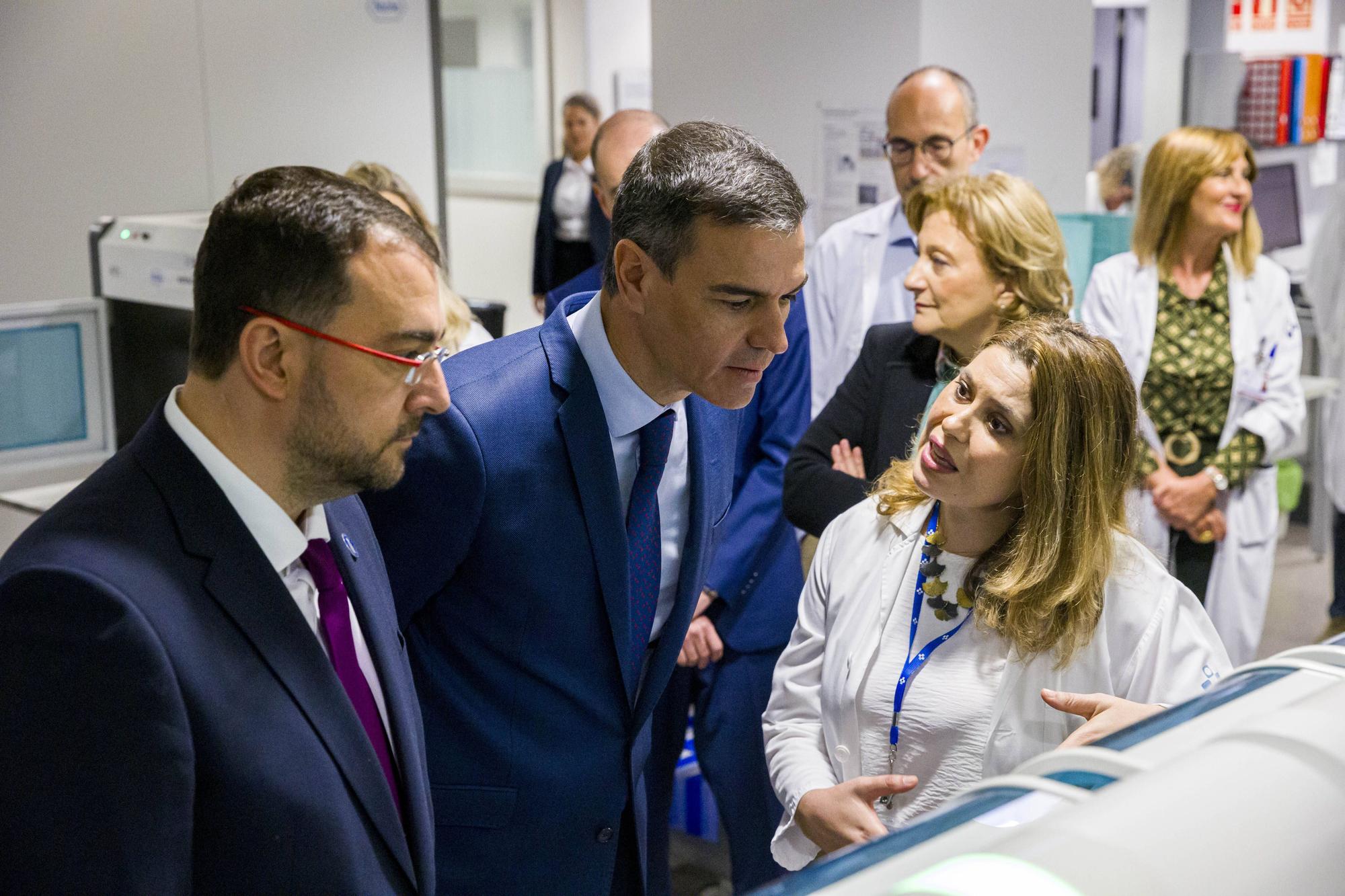 Visita de Pedro Sánchez al Hospital Universitario Central de Asturias (HUCA) en Oviedo