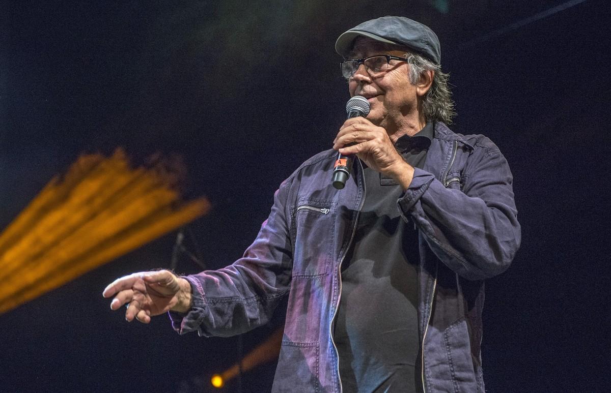 Joan Manuel Serrat, en 2016, en Luz de Gas, en la fiesta del quinto aniversario de los conciertos acústicos de EL PERIÓDICO.