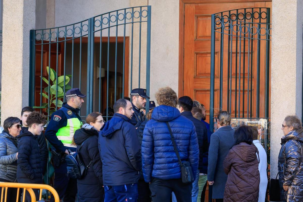Rabia e indignación en adiós de Sueca a Ález