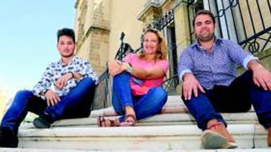 Luis González y José Angel Castilla, becados en guitarra por la Diputación de Badajoz : Jóvenes sin miedo a rasgar las seis cuerdas de su esperanzador futuro