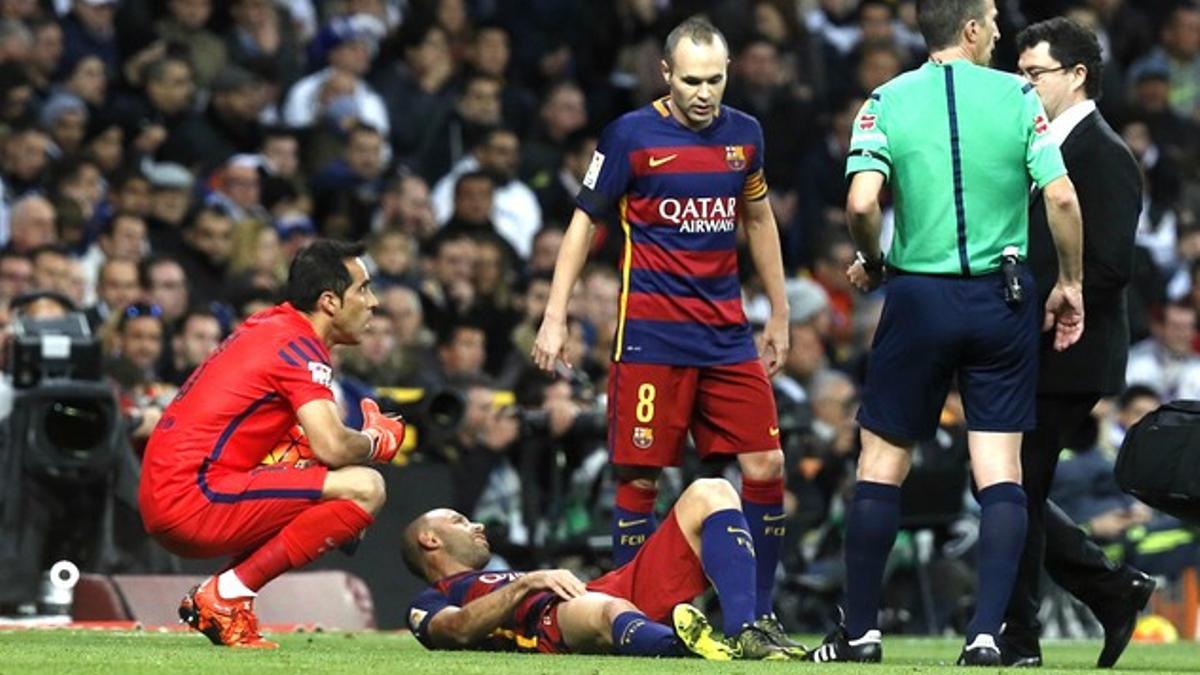 Mascherano, durante el partido contra el Madrid.