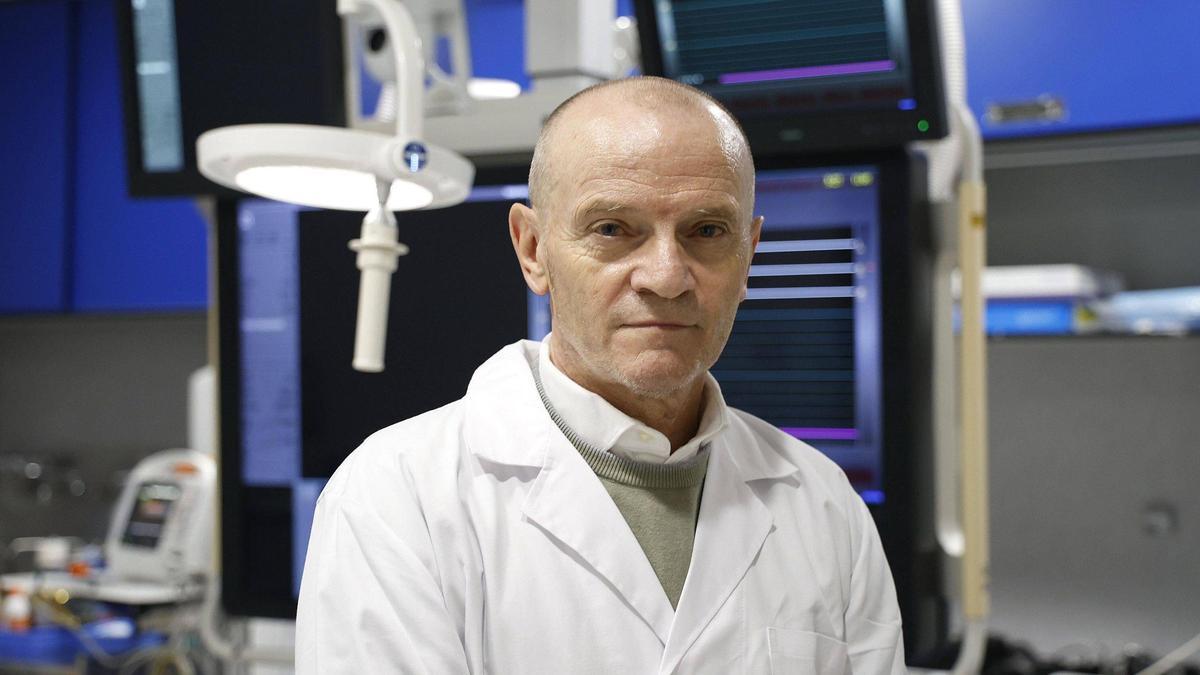 José Ramón González Juanatey en el Hospital Clínico de Santiago.