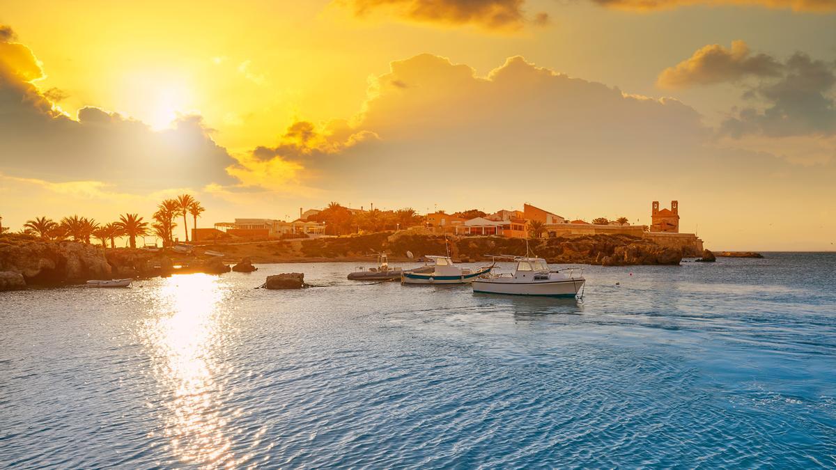 La isla de Tabarca es la única habitada de la Comunidad Valenciana.