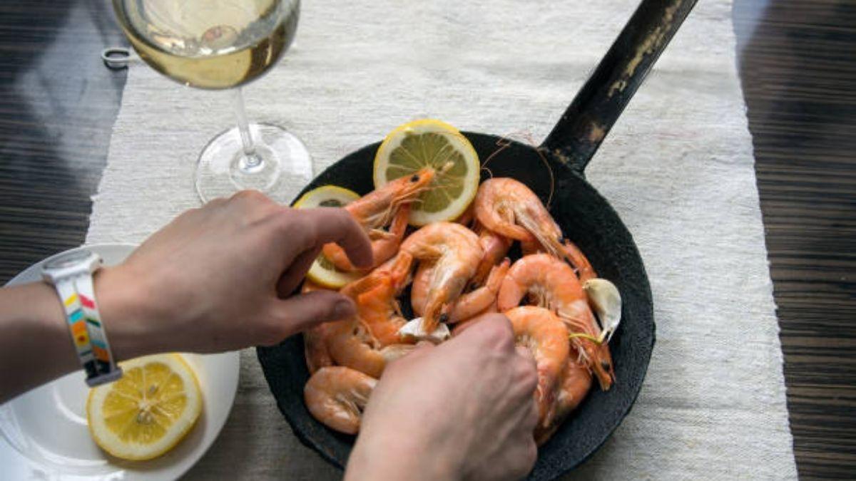 Pelando gambas