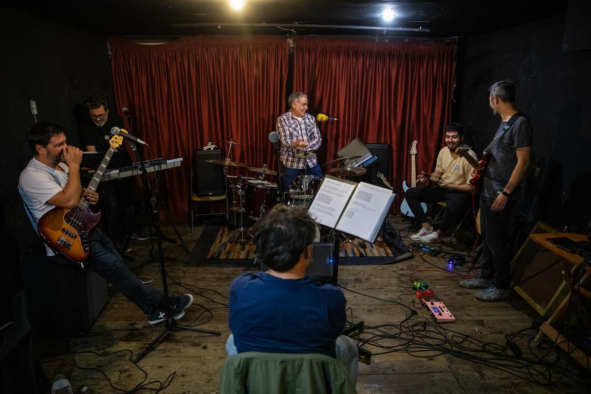 Jordi Évole ensaya con su grupo de rock Los Niños Jesús