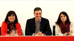 Cristina Narbona, Pedro Sánchez y Adriana Lastra, el pasado 12 de febrero en la sede del PSOE. 