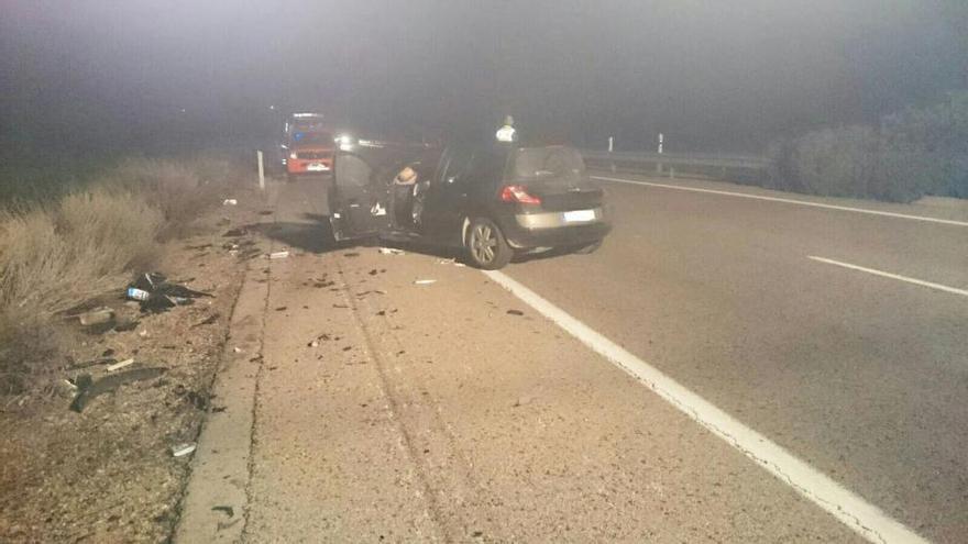 Dos muertos y un herido grave en un choque de dos vehículos en Torres Torres