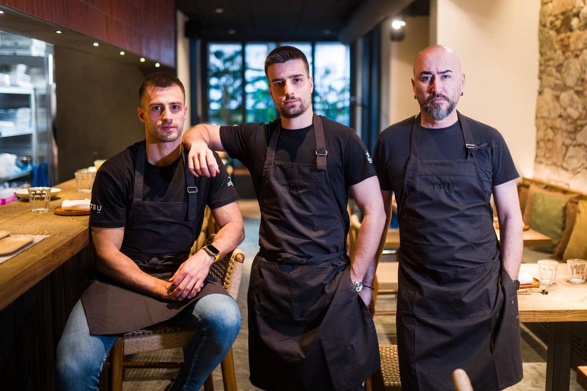 Marc Cano, Pol Ruiz y Artur Martínez, en el restaurante Trü.