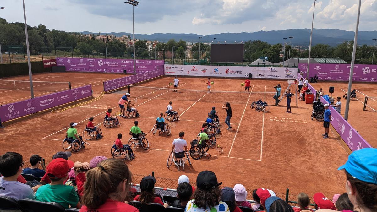 Jornada de tennis inclusiu al CT La Bisbal abans de l'inici del Torneig Internacional de tennis femení, que estrena categoria WTA 125.